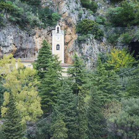 Praja Vecchia Bed & Breakfast